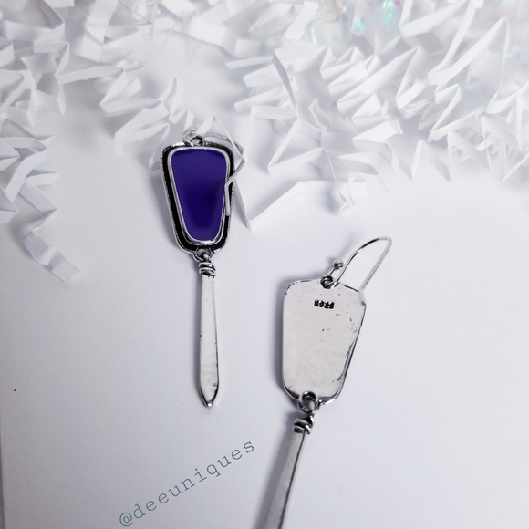 Purple enamel dangle earring - Picture 4 of 5
